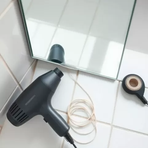 Jak odkleić lustro od płytek