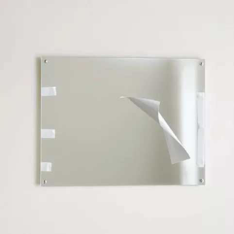 Jak odkleić lustro przyklejone klejem montażowym