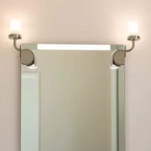 Na jakiej wysokości kinkiet nad lustrem w łazience