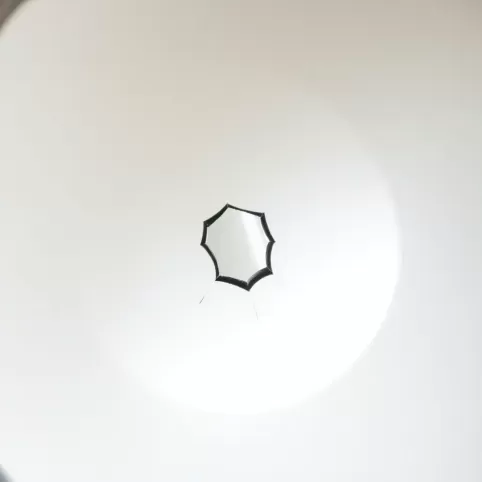 Uszczerbione lustro jak naprawić